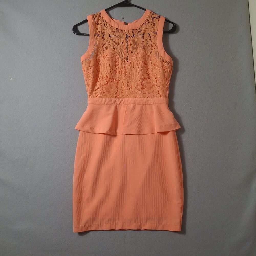 Gianni Bini Lace Peplum Sheath Dress Size 1 XS  Coral Wedding Party Cocktail